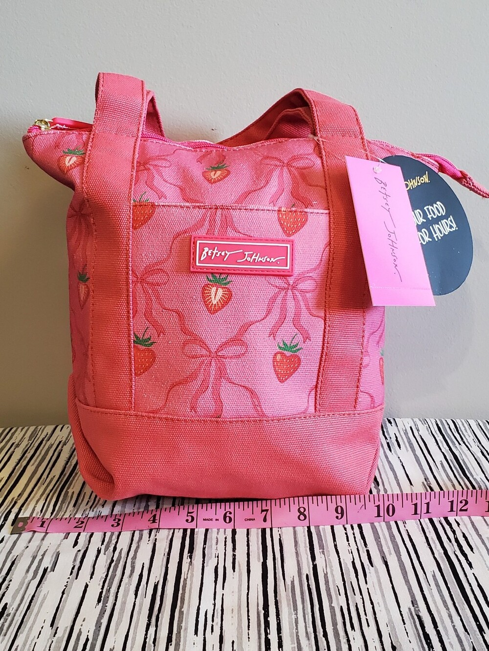 Betsey Johnson Pink Strawberry Canvas Insulated Lunch Tote - Picture 10 of 12